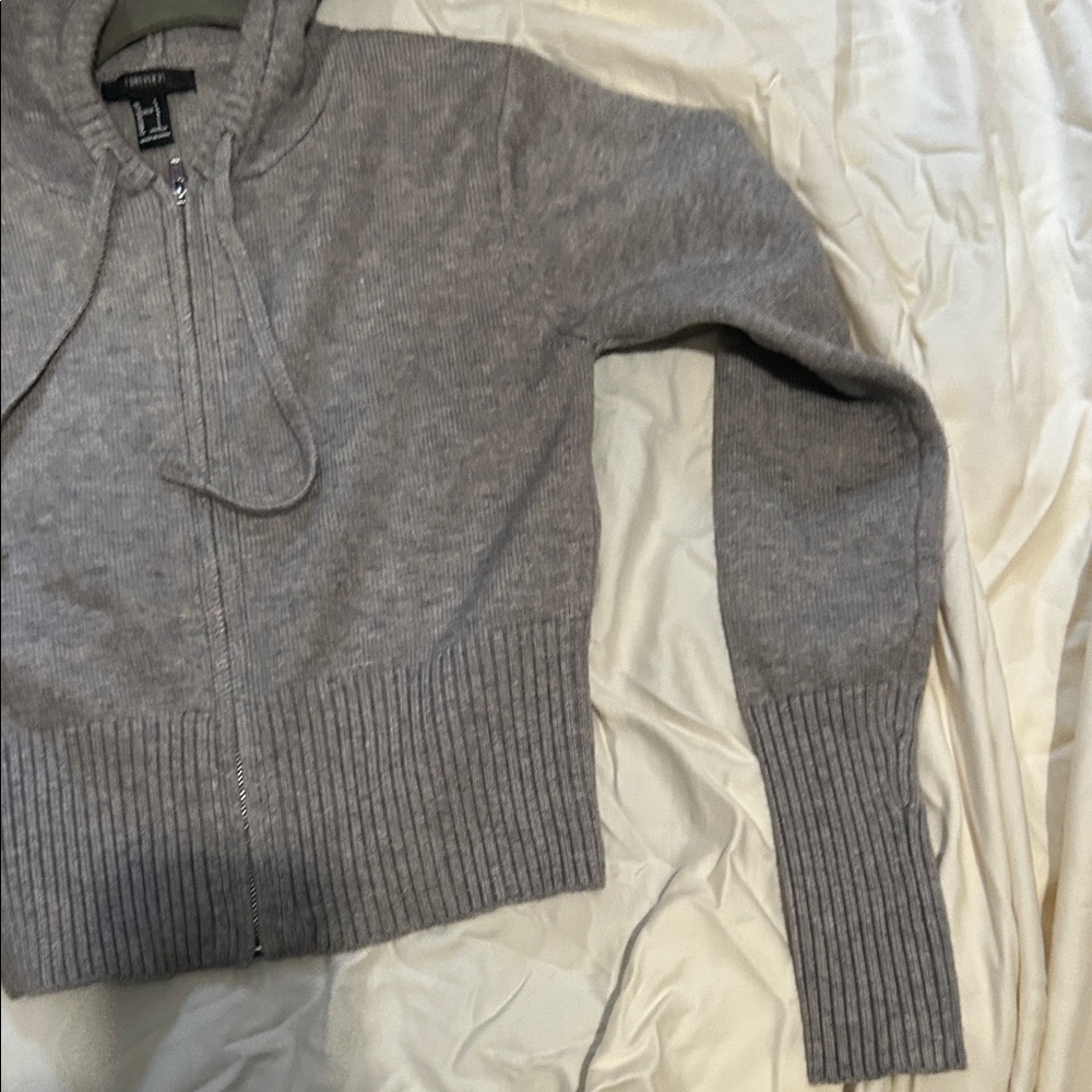 Cropped Gray Zip-Up Sweater with hood - Picture 5 of 8